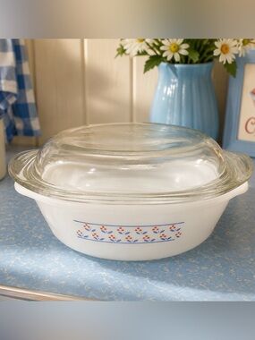 Milk Glass Dynaware Pyr-o-rey Flower Pattern withh lid